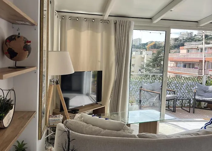 Floor Loft Sea & Mountain View شقة